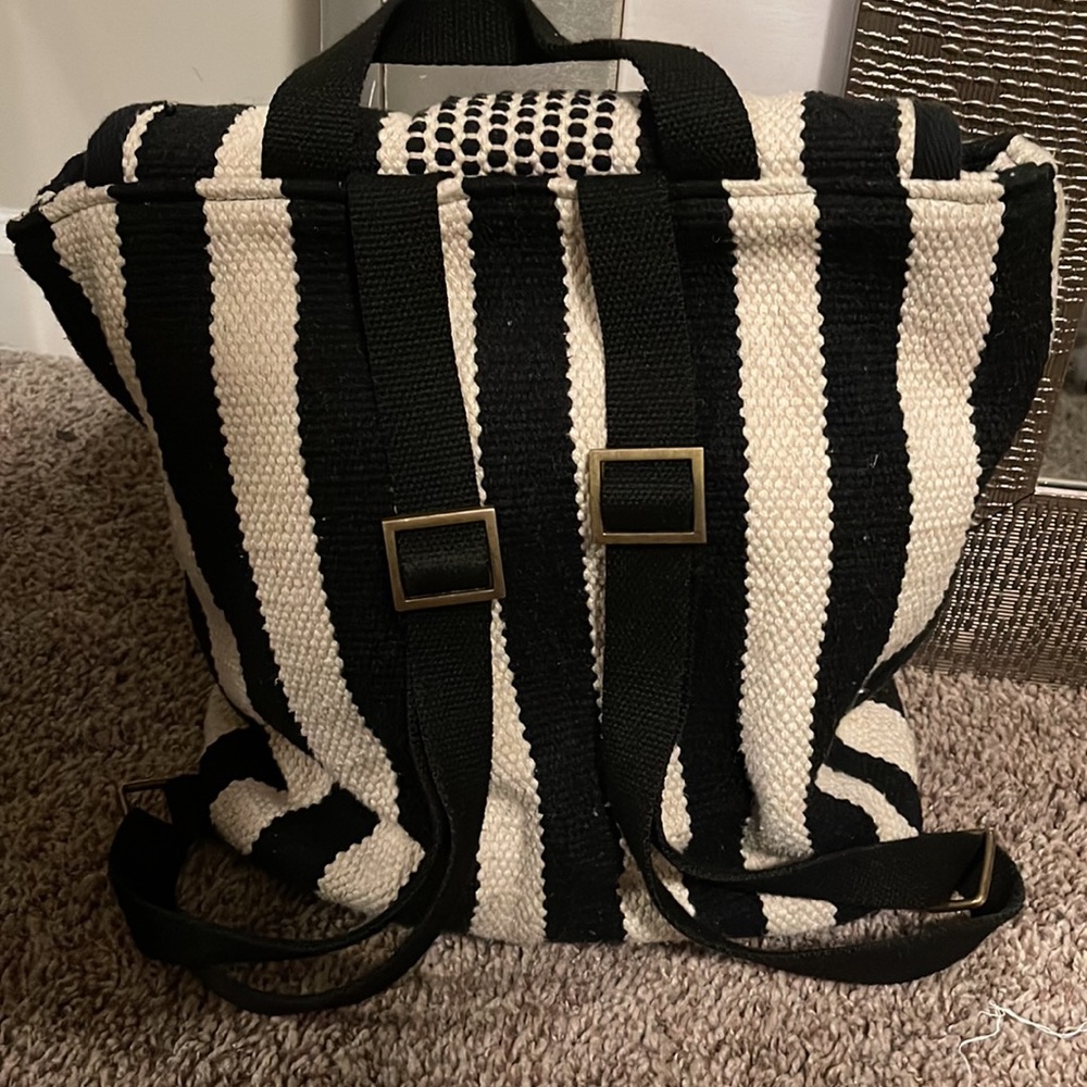 Small Backpack - Picture 3 of 4